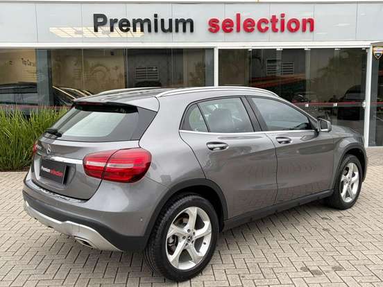 MERCEDES-BENZ-GLA 200-2019