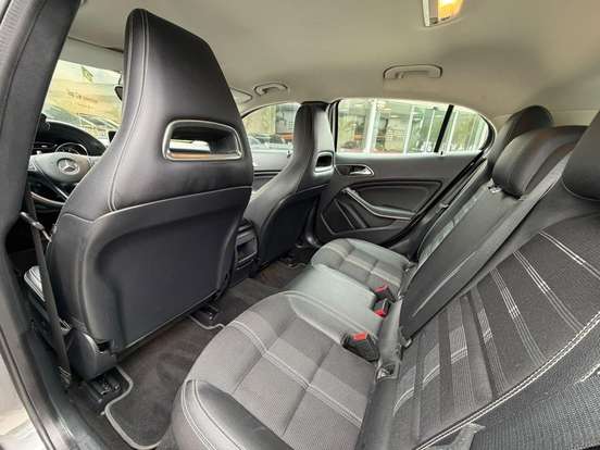 MERCEDES-BENZ-GLA 200-2019