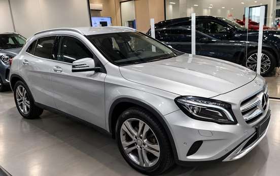 MERCEDES-BENZ-GLA 200-2017