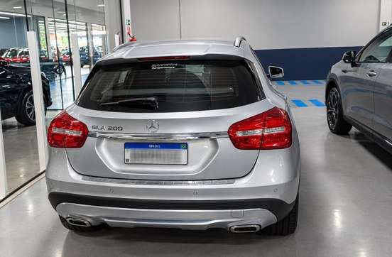 MERCEDES-BENZ-GLA 200-2017