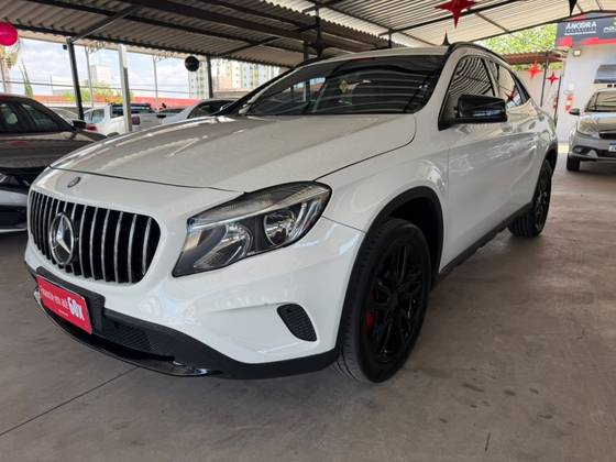 MERCEDES-BENZ GLA 200 1.6 CGI STYLE 16V TURBO FLEX 4P AUTOMÁTICO