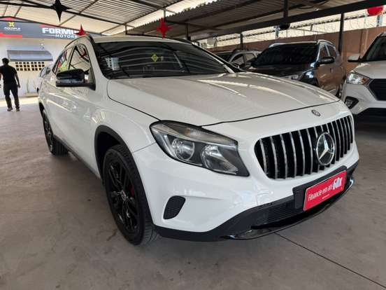 MERCEDES-BENZ-GLA 200-2016