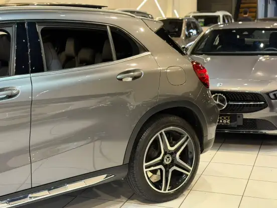 MERCEDES-BENZ-GLA 250-2019
