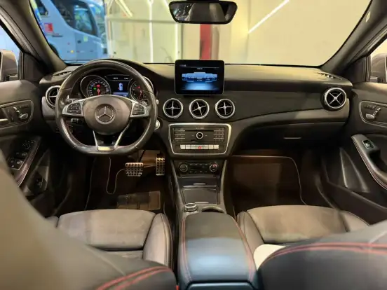 MERCEDES-BENZ-GLA 250-2019
