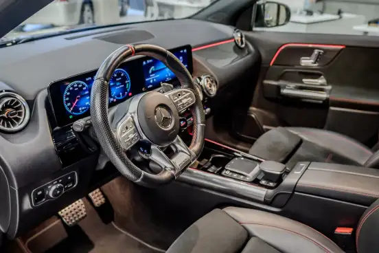 MERCEDES-BENZ-GLA 35 AMG-2022