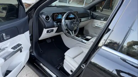 MERCEDES-BENZ-GLB 200-2020