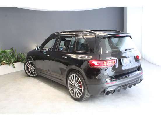 MERCEDES-BENZ-GLB 35 AMG-2023