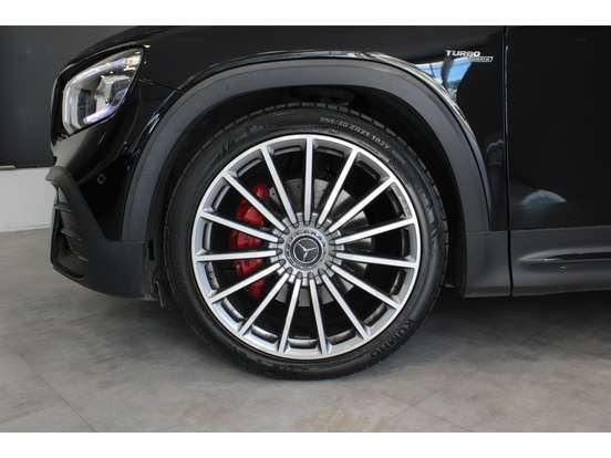 MERCEDES-BENZ-GLB 35 AMG-2023