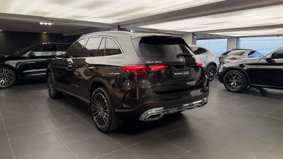 MERCEDES-BENZ-GLC 300-2025