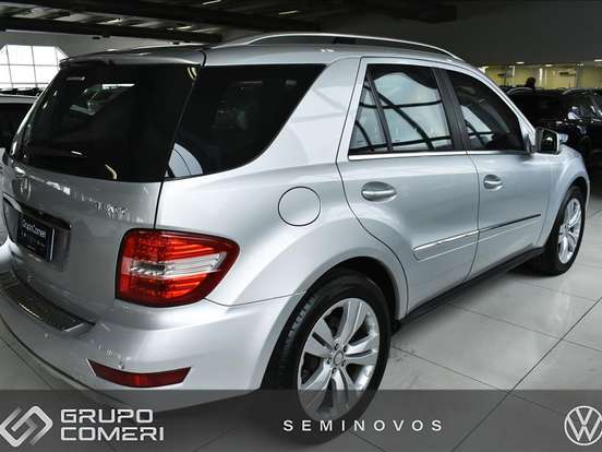 MERCEDES-BENZ-ML 500-5.0 V8 24V GASOLINA 4P AUTOMÁTICO MERCEDES-BENZ-ML 500-2010