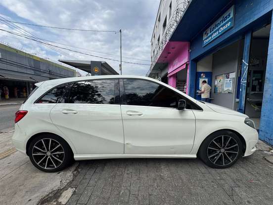 MERCEDES-BENZ-B 200-1.6 SPORT TURBO GASOLINA 4P AUTOMÁTICO MERCEDES-BENZ-B 200-2013