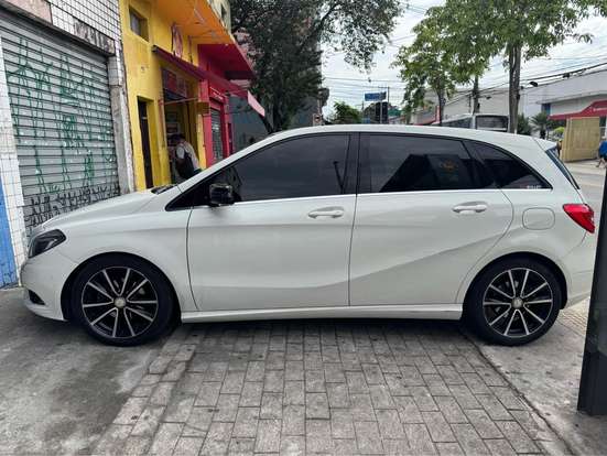 MERCEDES-BENZ-B 200-2013