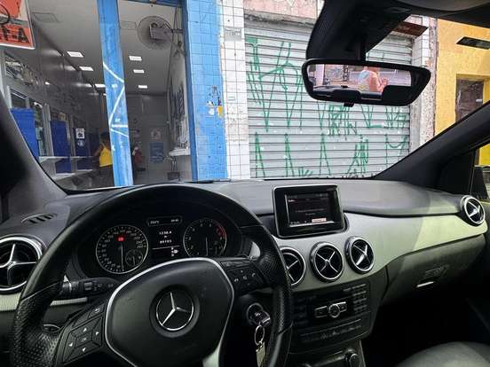 MERCEDES-BENZ-B 200-1.6 SPORT TURBO GASOLINA 4P AUTOMÁTICO MERCEDES-BENZ-B 200-2013