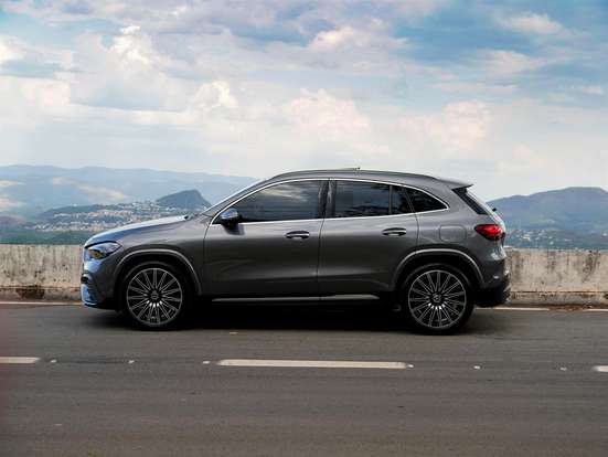 MERCEDES-BENZ-GLA 200-2025