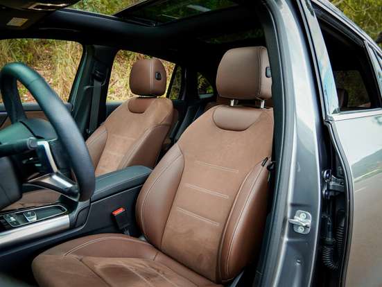 MERCEDES-BENZ-GLA 200-2025
