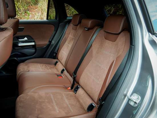 MERCEDES-BENZ-GLA 200-1.3 MHEV AMG LINE 7G-DCT MERCEDES-BENZ-GLA 200-2025