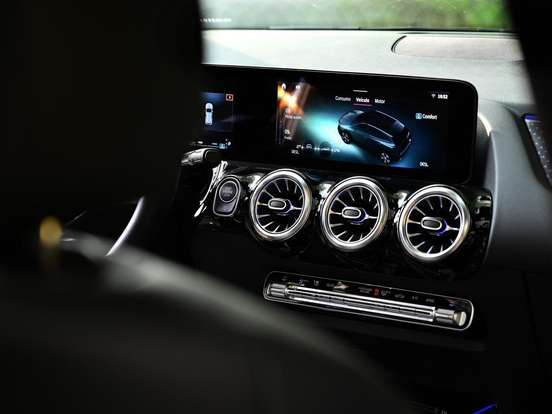 MERCEDES-BENZ-GLA 200-1.3 MHEV PROGRESSIVE 7G-DCT MERCEDES-BENZ-GLA 200-2024