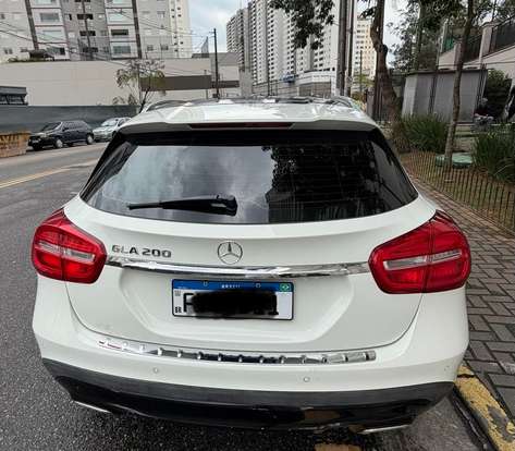 MERCEDES-BENZ-GLA 200-2017