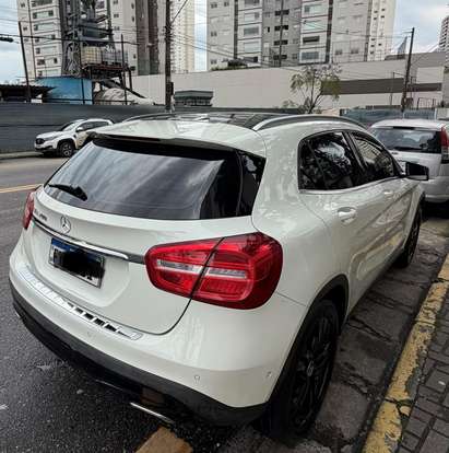 MERCEDES-BENZ-GLA 200-2017