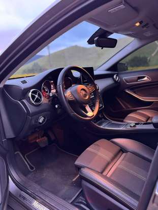 MERCEDES-BENZ-GLA 200-2018