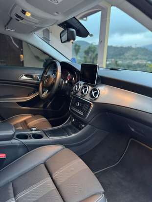 MERCEDES-BENZ-GLA 200-2018