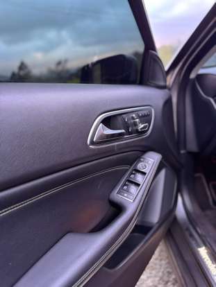 MERCEDES-BENZ-GLA 200-2018