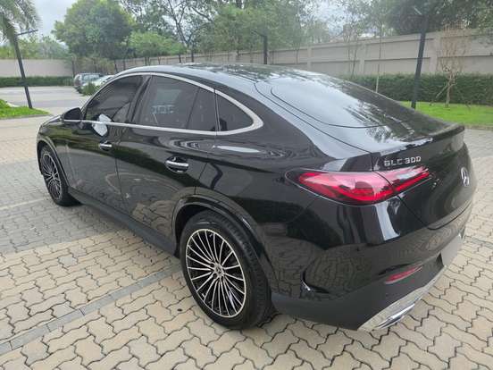 MERCEDES-BENZ-GLC 300-2025