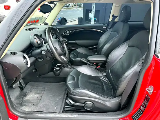 MINI-COOPER-2011