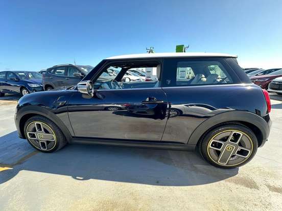 MINI-COUNTRYMAN-2021
