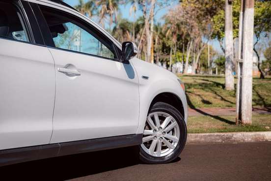 MITSUBISHI-ASX-2013