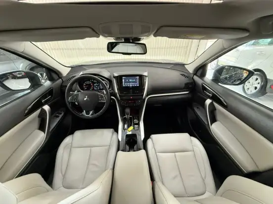MITSUBISHI-ECLIPSE CROSS-1.5 MIVEC TURBO GASOLINA HPE-S S-AWC SPORT CVT MITSUBISHI-ECLIPSE CROSS-2023