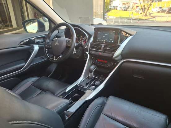 MITSUBISHI-ECLIPSE CROSS-2023