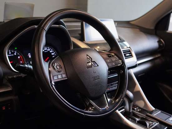 MITSUBISHI-ECLIPSE CROSS-2021