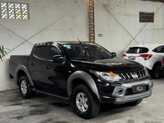 MITSUBISHI-L200 TRITON-2.4 16V TURBO DIESEL SPORT GLS CD 4P 4X4 AUTOMÁTICO MITSUBISHI-L200 TRITON-2019