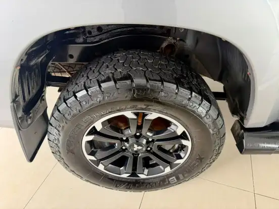 MITSUBISHI-L200 TRITON-2023
