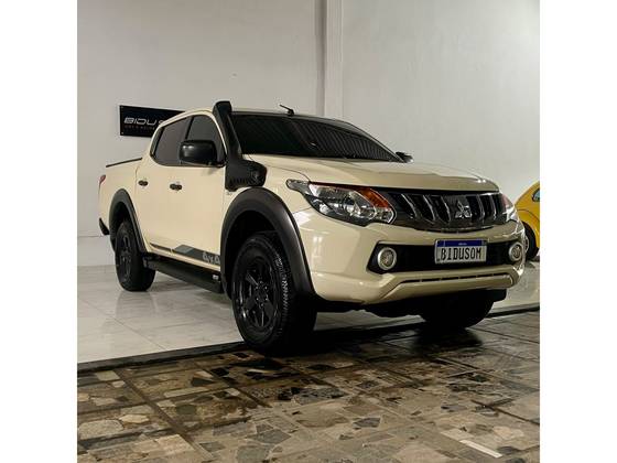 MITSUBISHI L200 TRITON 2.4 16V TURBO DIESEL SPORT GLS CD 4P 4X4 AUTOMÁTICO