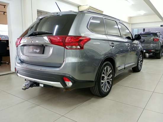 MITSUBISHI-OUTLANDER-2015