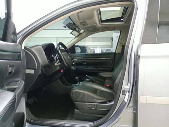 MITSUBISHI-OUTLANDER-2015