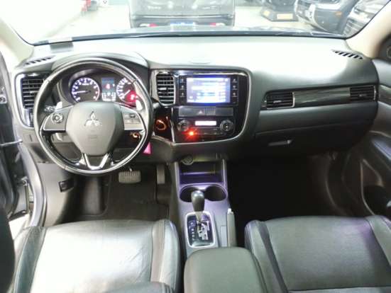 MITSUBISHI-OUTLANDER-2015