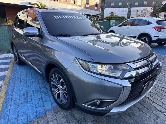 MITSUBISHI-OUTLANDER-2016