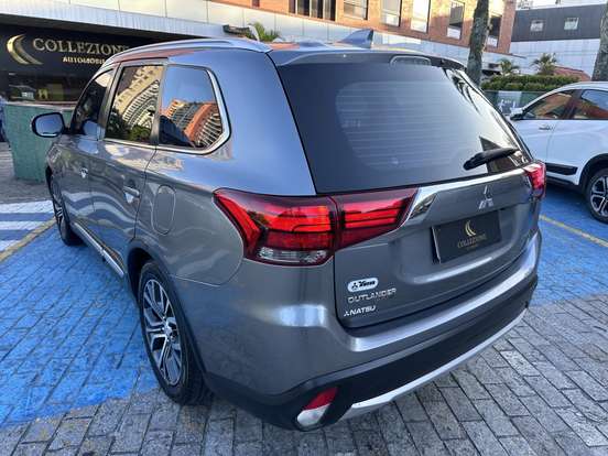 MITSUBISHI-OUTLANDER-2.2 4X4 16V DIESEL 4P AUTOMÁTICO MITSUBISHI-OUTLANDER-2016