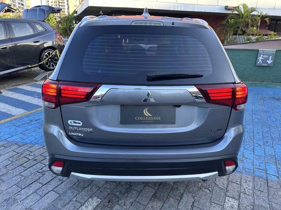 MITSUBISHI-OUTLANDER-2.2 4X4 16V DIESEL 4P AUTOMÁTICO MITSUBISHI-OUTLANDER-2016