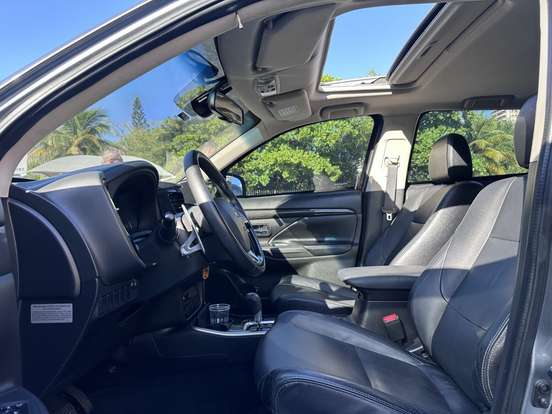 MITSUBISHI-OUTLANDER-2016