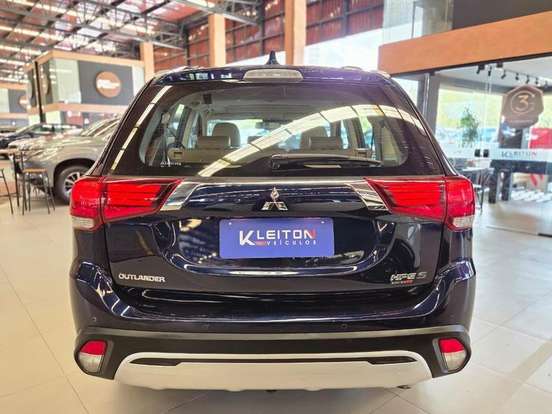 MITSUBISHI-OUTLANDER-2.2 MIVEC DI-D DIESEL HPE-S AWD AUTOMÁTICO MITSUBISHI-OUTLANDER-2019