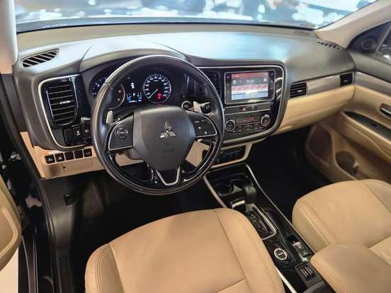 MITSUBISHI-OUTLANDER-2019