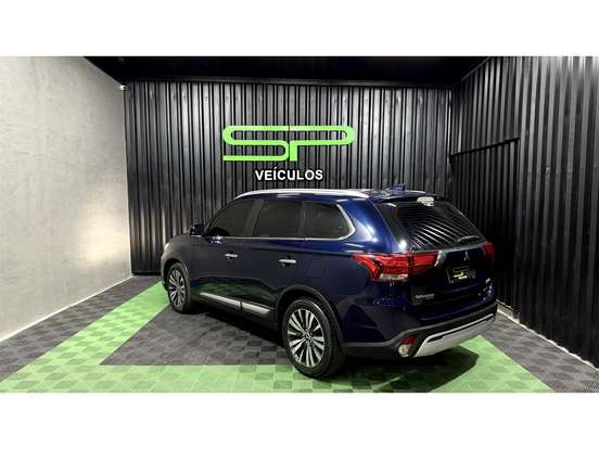 MITSUBISHI-OUTLANDER-2.2 MIVEC DI-D DIESEL HPE-S AWD AUTOMÁTICO MITSUBISHI-OUTLANDER-2018