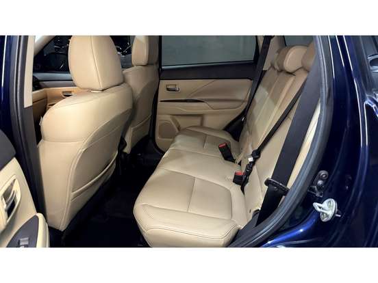 MITSUBISHI-OUTLANDER-2.2 MIVEC DI-D DIESEL HPE-S AWD AUTOMÁTICO MITSUBISHI-OUTLANDER-2018