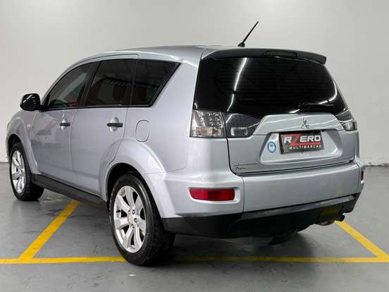 MITSUBISHI-OUTLANDER-2009