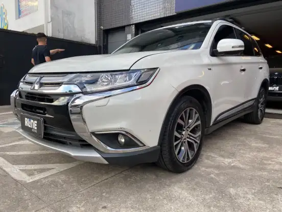MITSUBISHI-OUTLANDER-3.0 GT 4X4 V6 24V GASOLINA 4P AUTOMÁTICO MITSUBISHI-OUTLANDER-2015