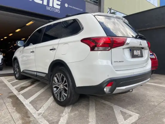 MITSUBISHI-OUTLANDER-2015